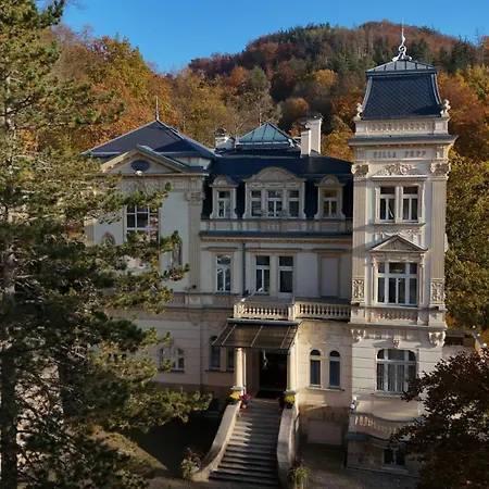 Julius A Emma - Luxury Boutique Retreat
